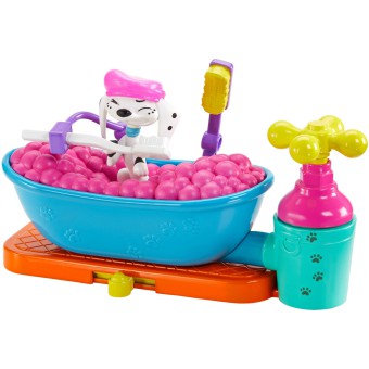 Mattel Ulica 101 Dalmatyńczyków - Zestaw do zabawy Kąpiel z bąbelkami + Figurka Dolly GBM47