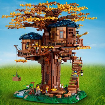 LEGO Ideas - Domek na drzewie 21318