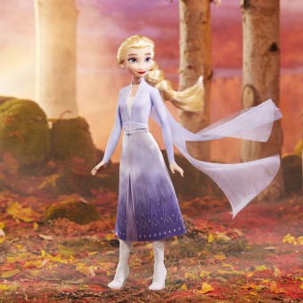Hasbro Disney Frozen Kraina Lodu Forever - Lalka Elsa w stroju podróżnym F0796