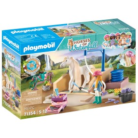 Playmobil - Horses of Waterfall Isabella i klacz Lioness z myjnią dla koni 71354