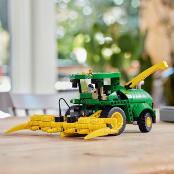 LEGO Technic - John Deere 9700 Harvester 42168