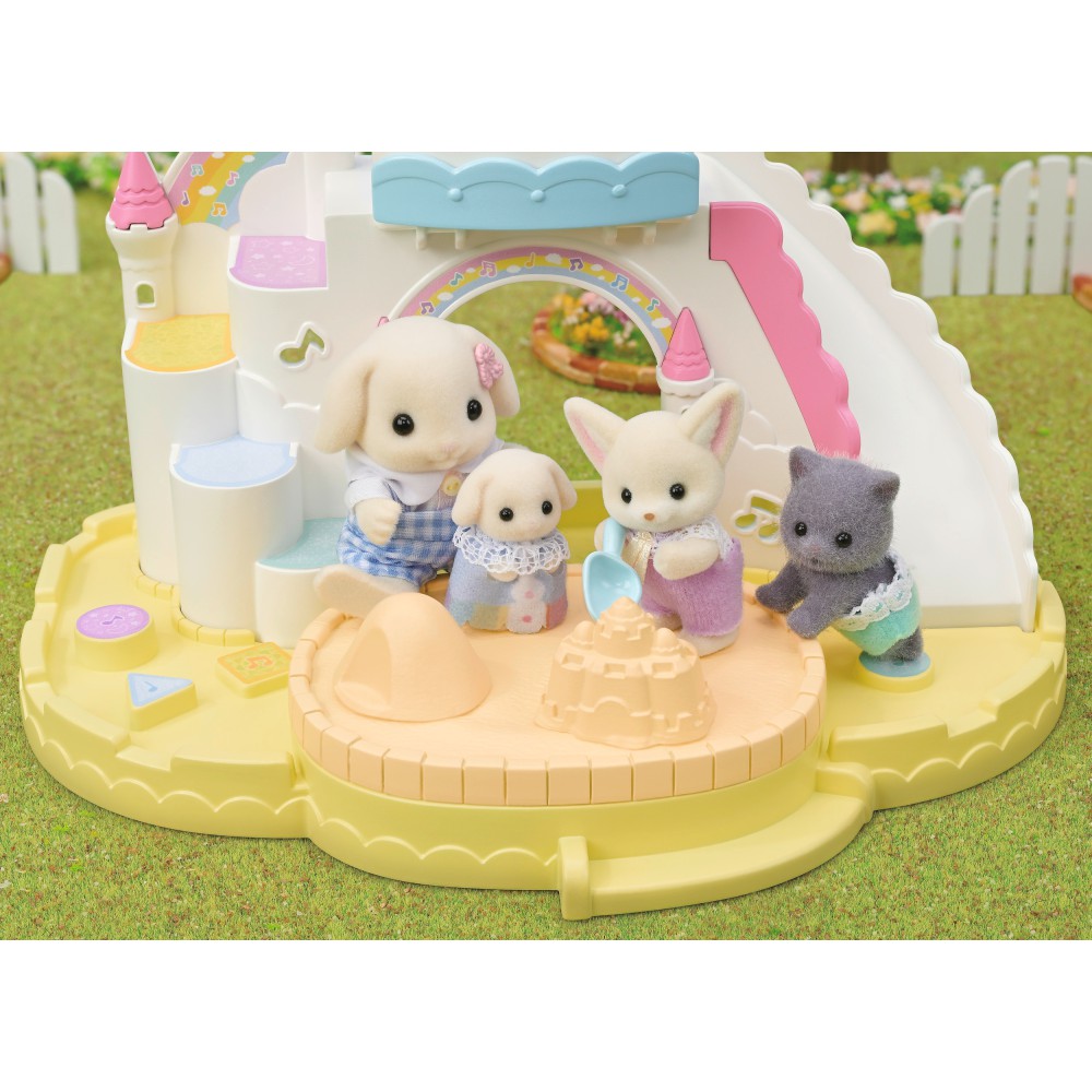 Sylvanian Families - Przedszkolny plac zabaw z basenem + króliczek z opadającymi uszkami 5746